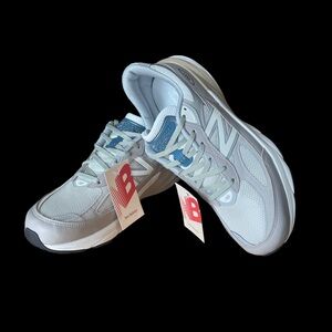 New Balance 990 V6 White and Grey w/Taupe NEW *NWT* Men’s size 10.5D